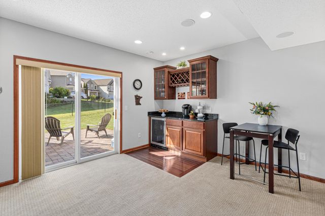 8421 Blazing Star Circle, Shakopee, MN 55379