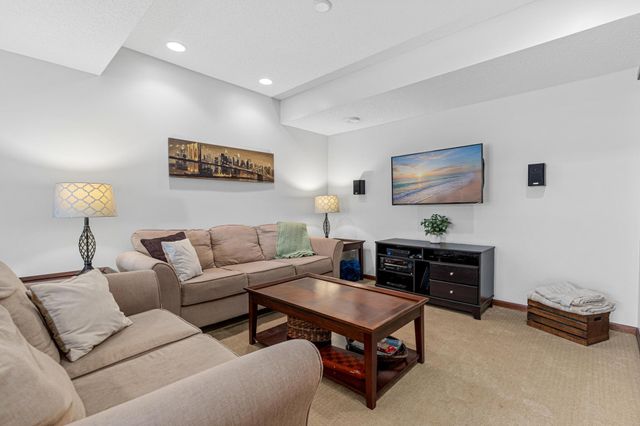 8421 Blazing Star Circle, Shakopee, MN 55379