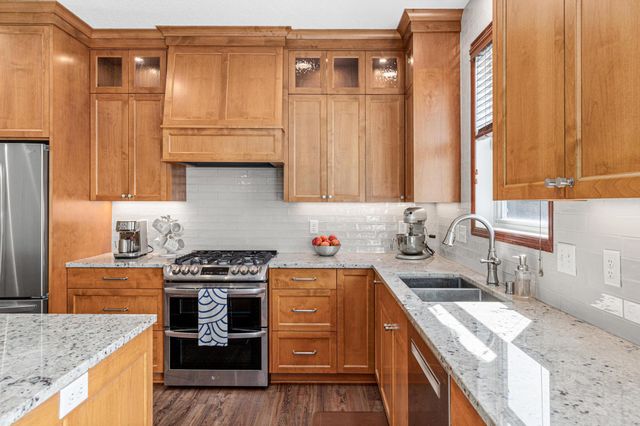 8421 Blazing Star Circle, Shakopee, MN 55379