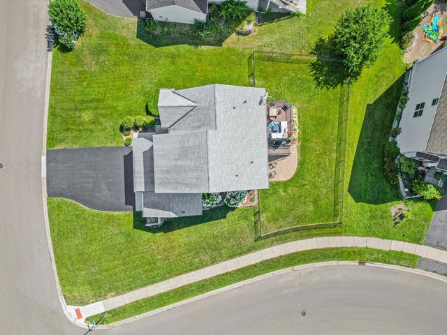 8421 Blazing Star Circle, Shakopee, MN 55379