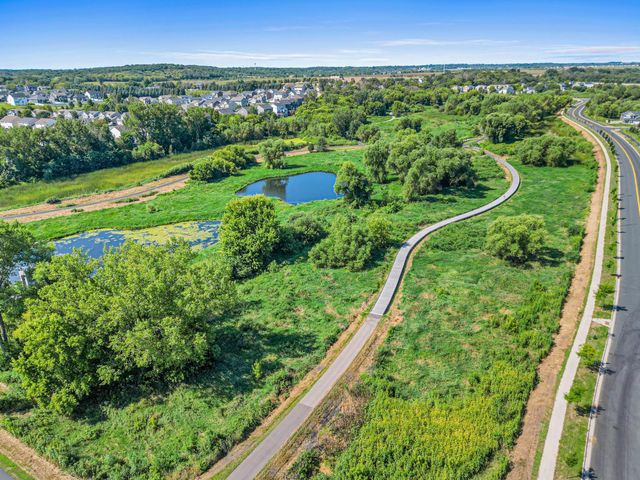 8421 Blazing Star Circle, Shakopee, MN 55379