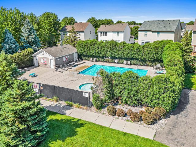 8421 Blazing Star Circle, Shakopee, MN 55379