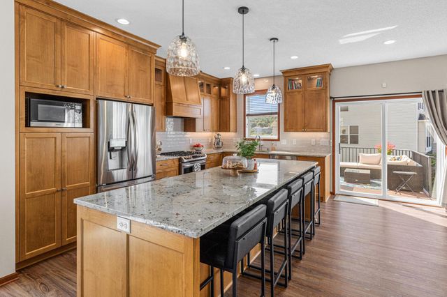 8421 Blazing Star Circle, Shakopee, MN 55379
