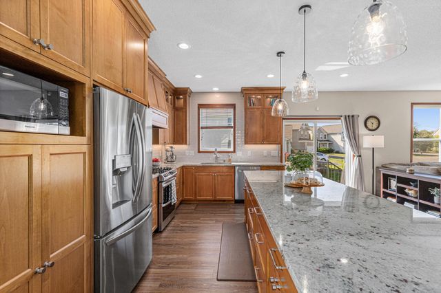 8421 Blazing Star Circle, Shakopee, MN 55379