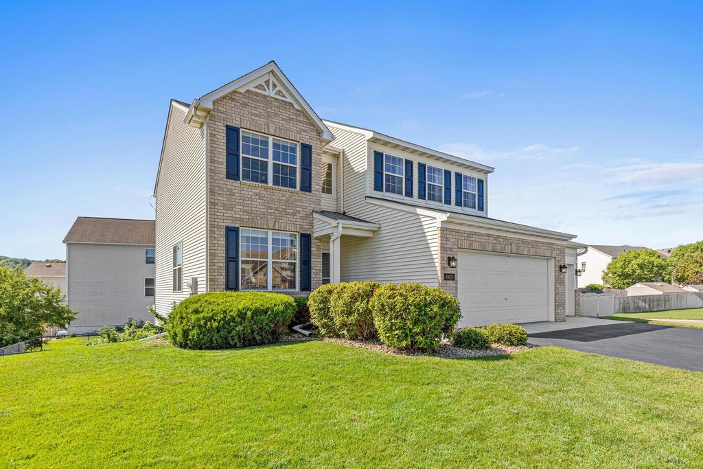8421 Blazing Star Circle, Shakopee, MN 55379 — exterior