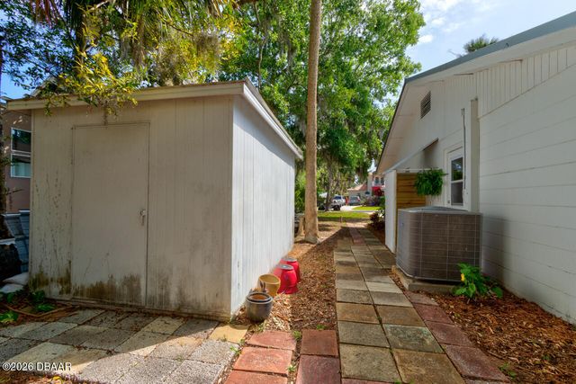 22 Cedar Street, Port Orange, FL 32127