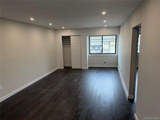 99-105 W Hoffman Avenue Apt C, Lindenhurst, NY 11757