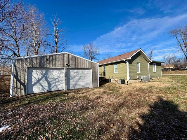 415 E Oak Street, Oakland City, IN 47660