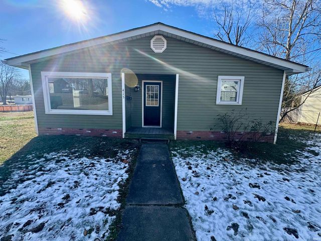 415 E Oak Street, Oakland City, IN 47660