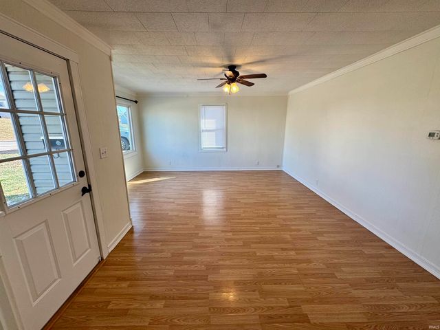 415 E Oak Street, Oakland City, IN 47660