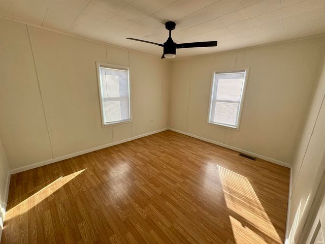 415 E Oak Street, Oakland City, IN 47660