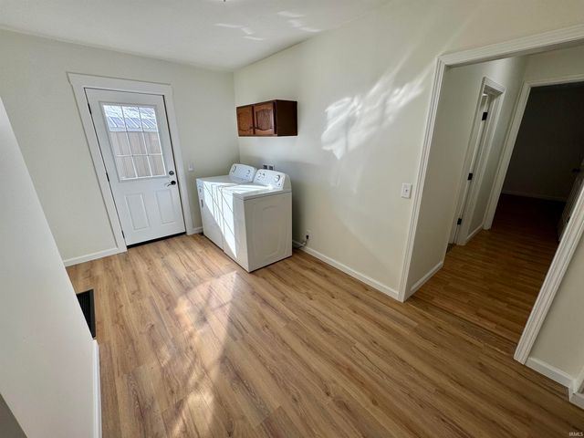 415 E Oak Street, Oakland City, IN 47660