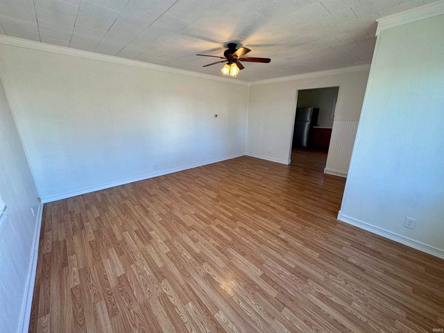 415 E Oak Street, Oakland City, IN 47660