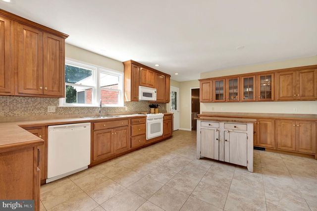 38 TINA DR, Dover, DE 19901