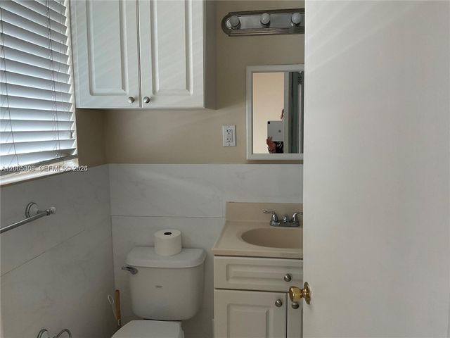 10178 Collins Ave 109, Bal Harbour, FL 33154