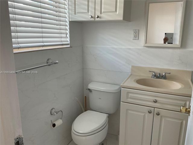 10178 Collins Ave 109, Bal Harbour, FL 33154