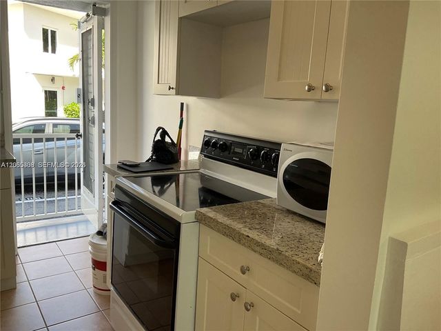 10178 Collins Ave 109, Bal Harbour, FL 33154
