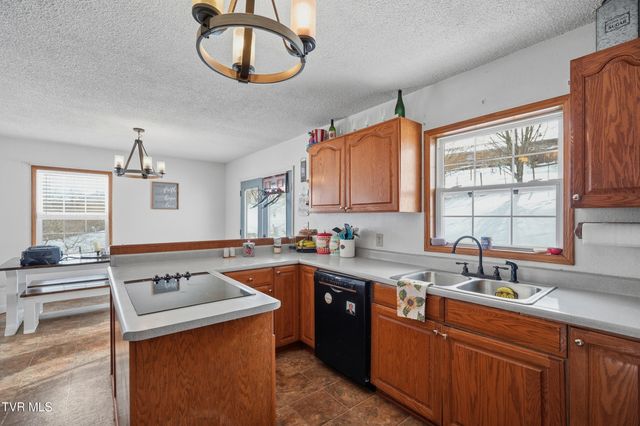 117 Middle Avenue, Cleveland, VA 24225