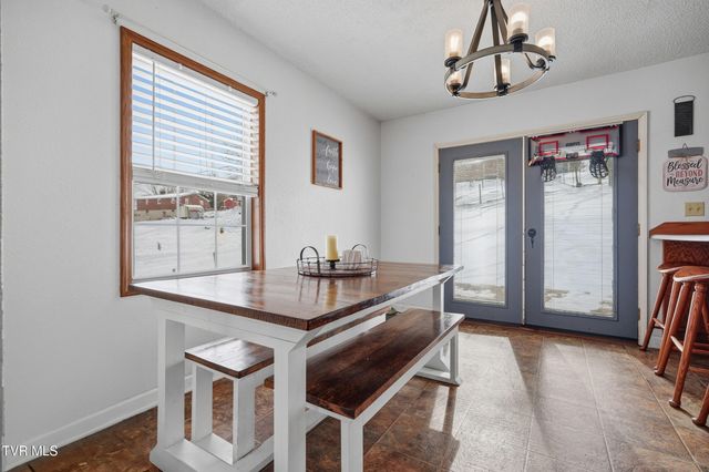 117 Middle Avenue, Cleveland, VA 24225