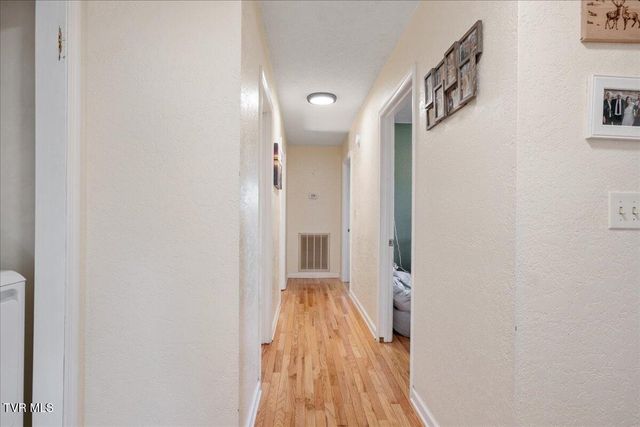 117 Middle Avenue, Cleveland, VA 24225