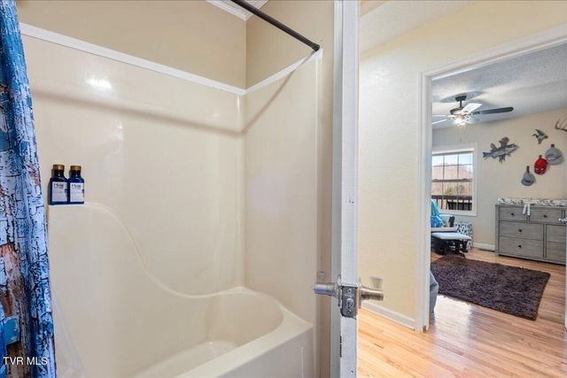 117 Middle Avenue, Cleveland, VA 24225