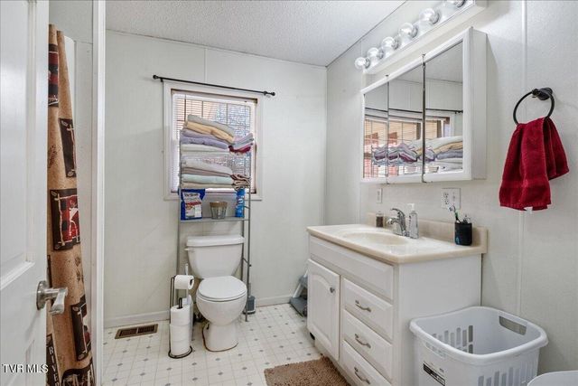 117 Middle Avenue, Cleveland, VA 24225