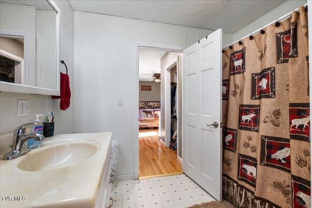 117 Middle Avenue, Cleveland, VA 24225