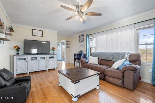 117 Middle Avenue, Cleveland, VA 24225