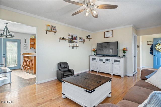 117 Middle Avenue, Cleveland, VA 24225