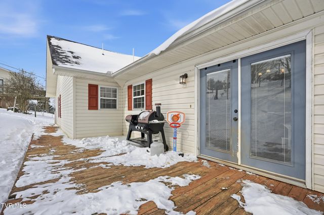 117 Middle Avenue, Cleveland, VA 24225