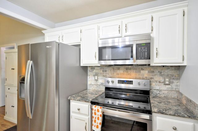 3637 AURORA DR, Clarksville, TN 37040