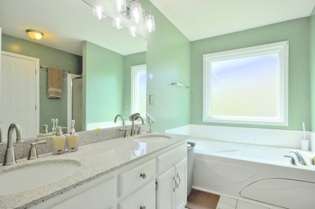 3637 AURORA DR, Clarksville, TN 37040