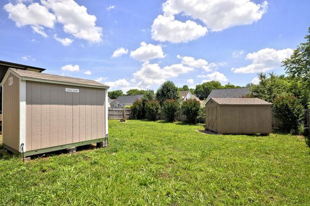 3637 AURORA DR, Clarksville, TN 37040