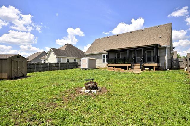 3637 AURORA DR, Clarksville, TN 37040