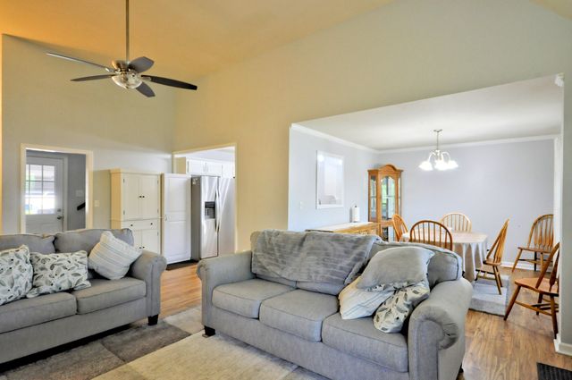 3637 AURORA DR, Clarksville, TN 37040