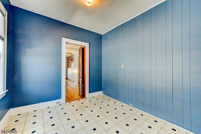 61 Yale St, Nutley Twp., NJ 07110