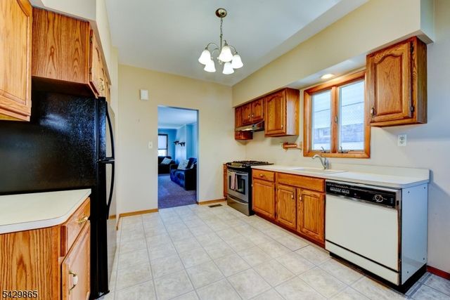 61 Yale St, Nutley Twp., NJ 07110