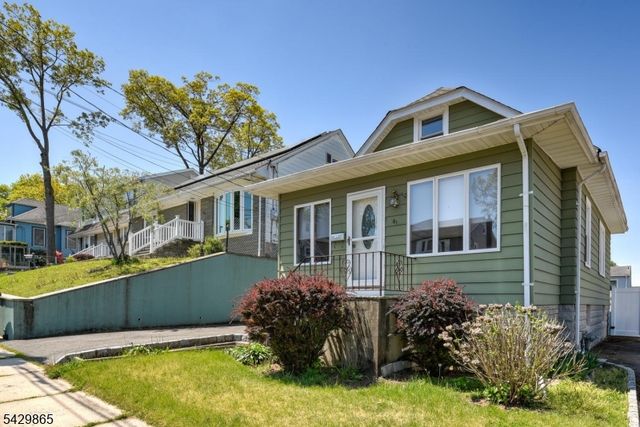 61 Yale St, Nutley Twp., NJ 07110