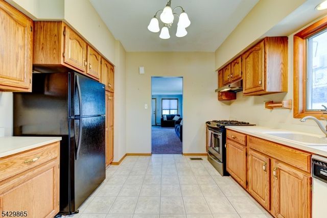 61 Yale St, Nutley Twp., NJ 07110