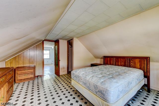61 Yale St, Nutley Twp., NJ 07110