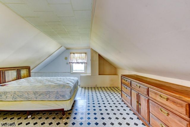 61 Yale St, Nutley Twp., NJ 07110