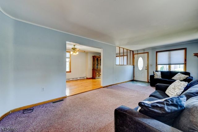 61 Yale St, Nutley Twp., NJ 07110