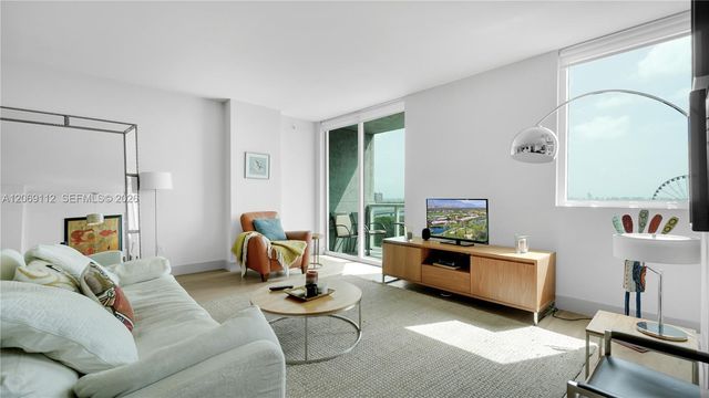 244 Biscayne Boulevard 2109, Miami, FL 33132