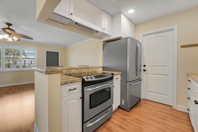 614 SW Golf Drive, Boynton Beach, FL 33426