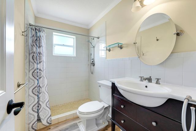 614 SW Golf Drive, Boynton Beach, FL 33426