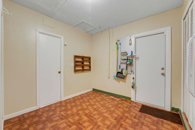 614 SW Golf Drive, Boynton Beach, FL 33426
