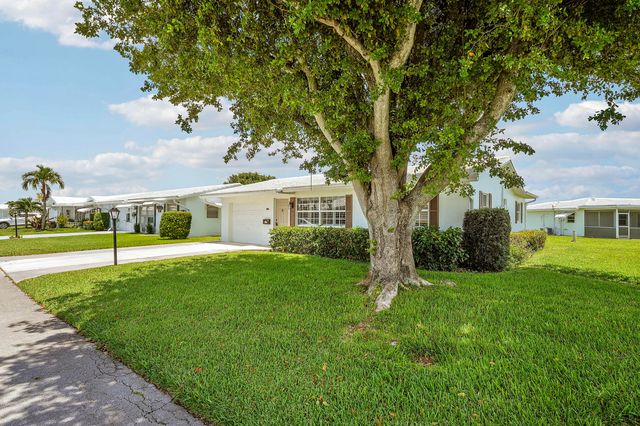 614 SW Golf Drive, Boynton Beach, FL 33426