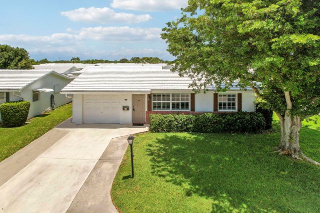614 SW Golf Drive, Boynton Beach, FL 33426