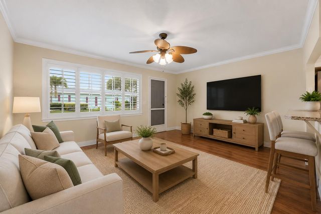 614 SW Golf Drive, Boynton Beach, FL 33426