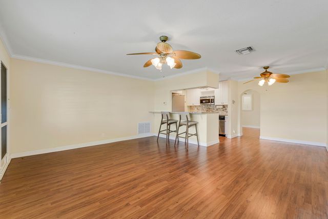 614 SW Golf Drive, Boynton Beach, FL 33426